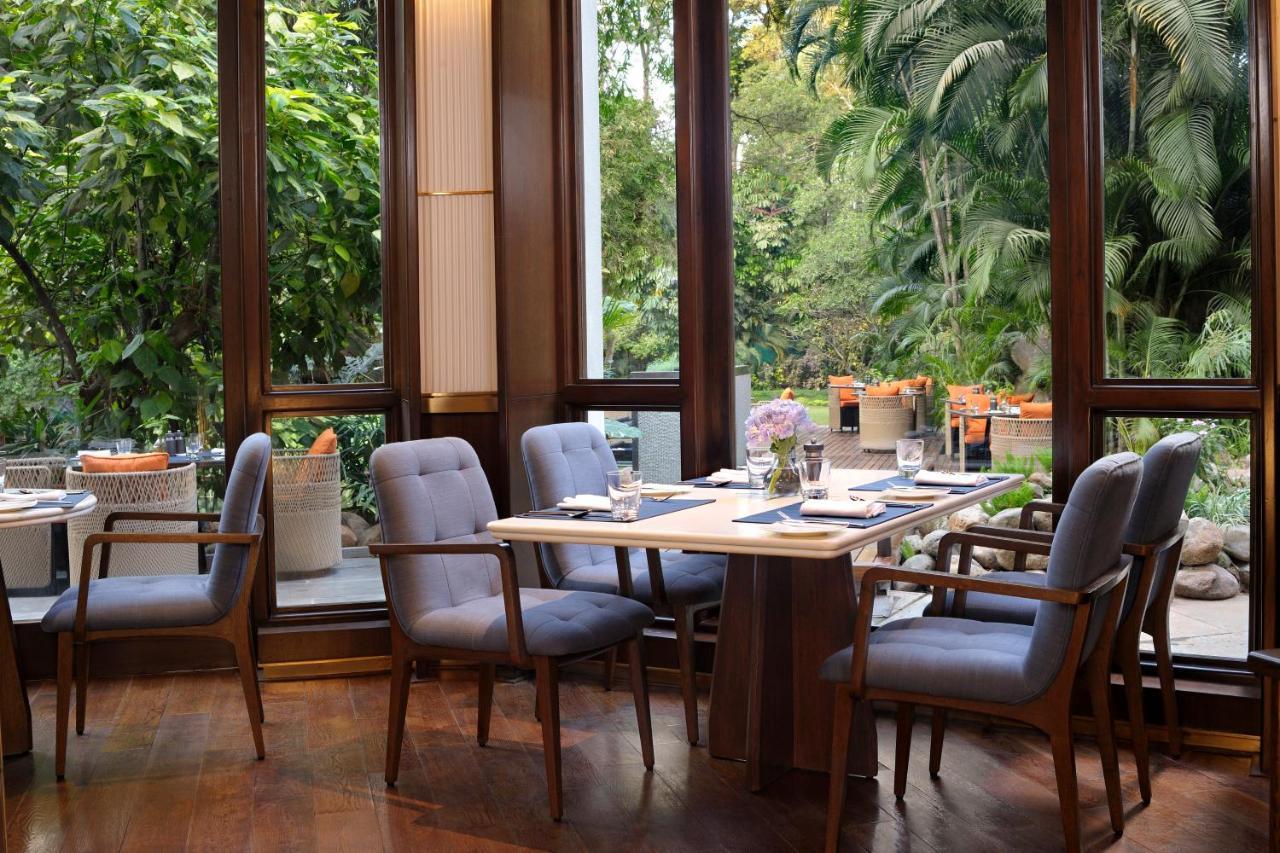 فندق ذا أوبروي بنجلور بنغالور المظهر الخارجي الصورة The interior of the restaurant