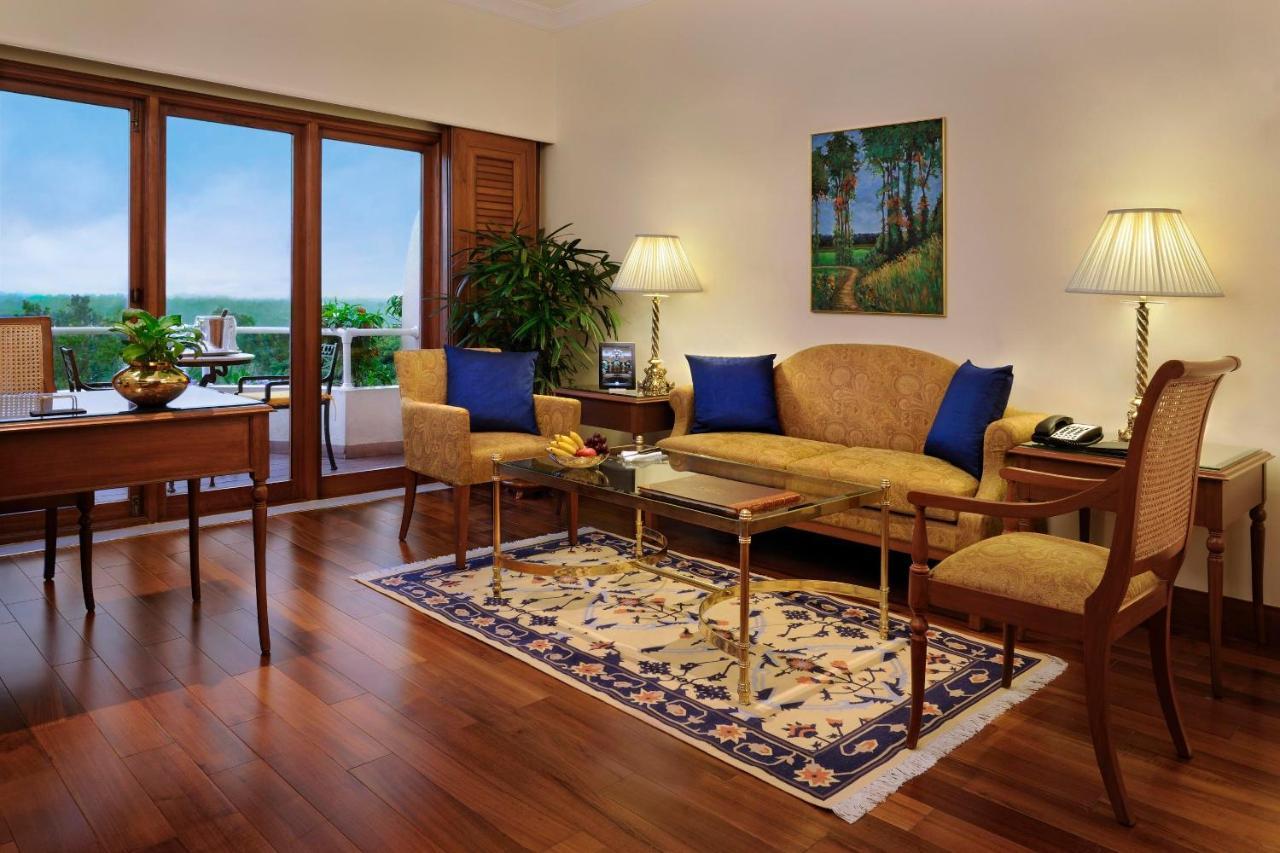 فندق ذا أوبروي بنجلور بنغالور المظهر الخارجي الصورة A living room at the Taj Bengal