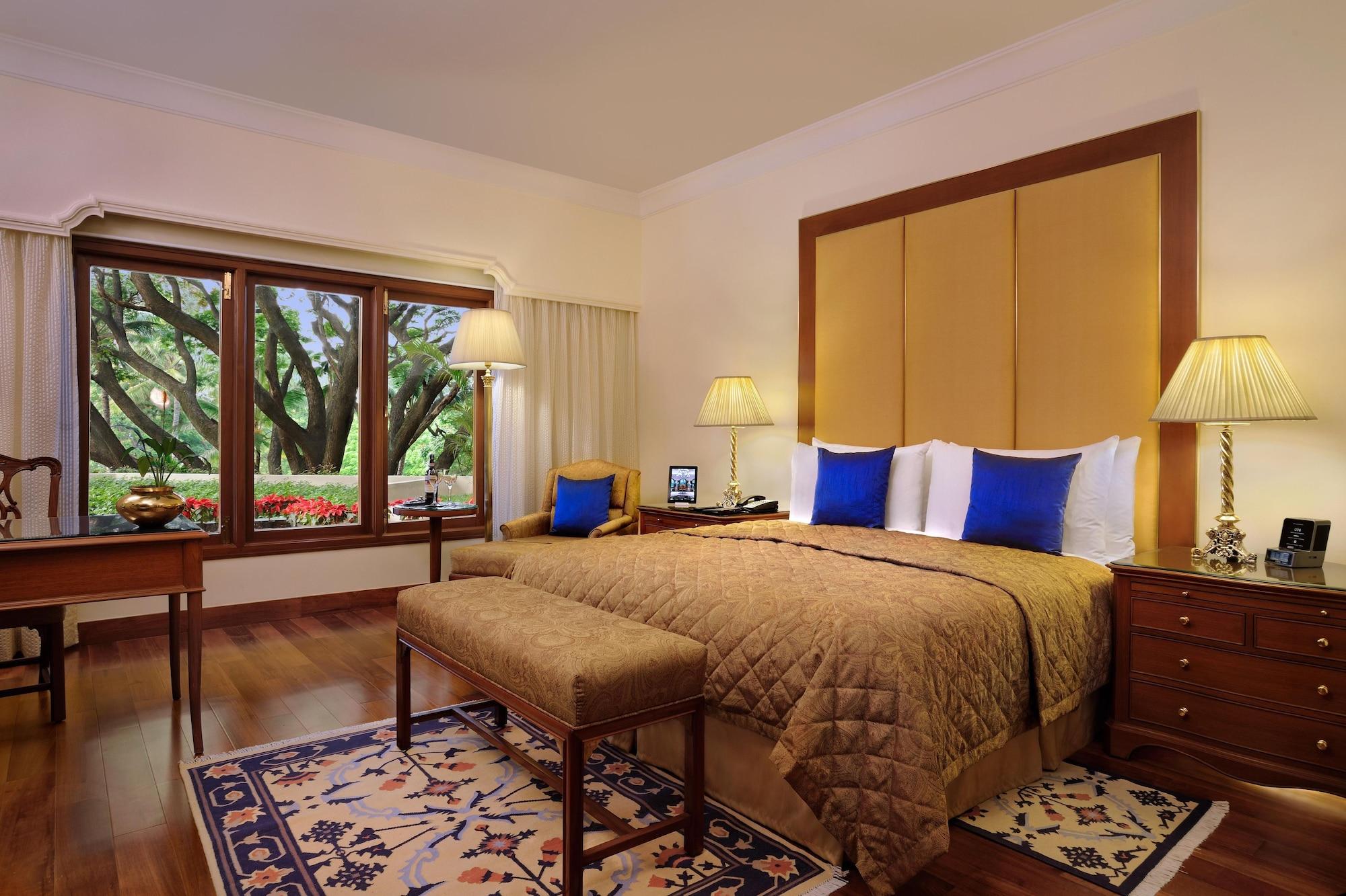 فندق ذا أوبروي بنجلور بنغالور المظهر الخارجي الصورة A room at the Taj Bengal