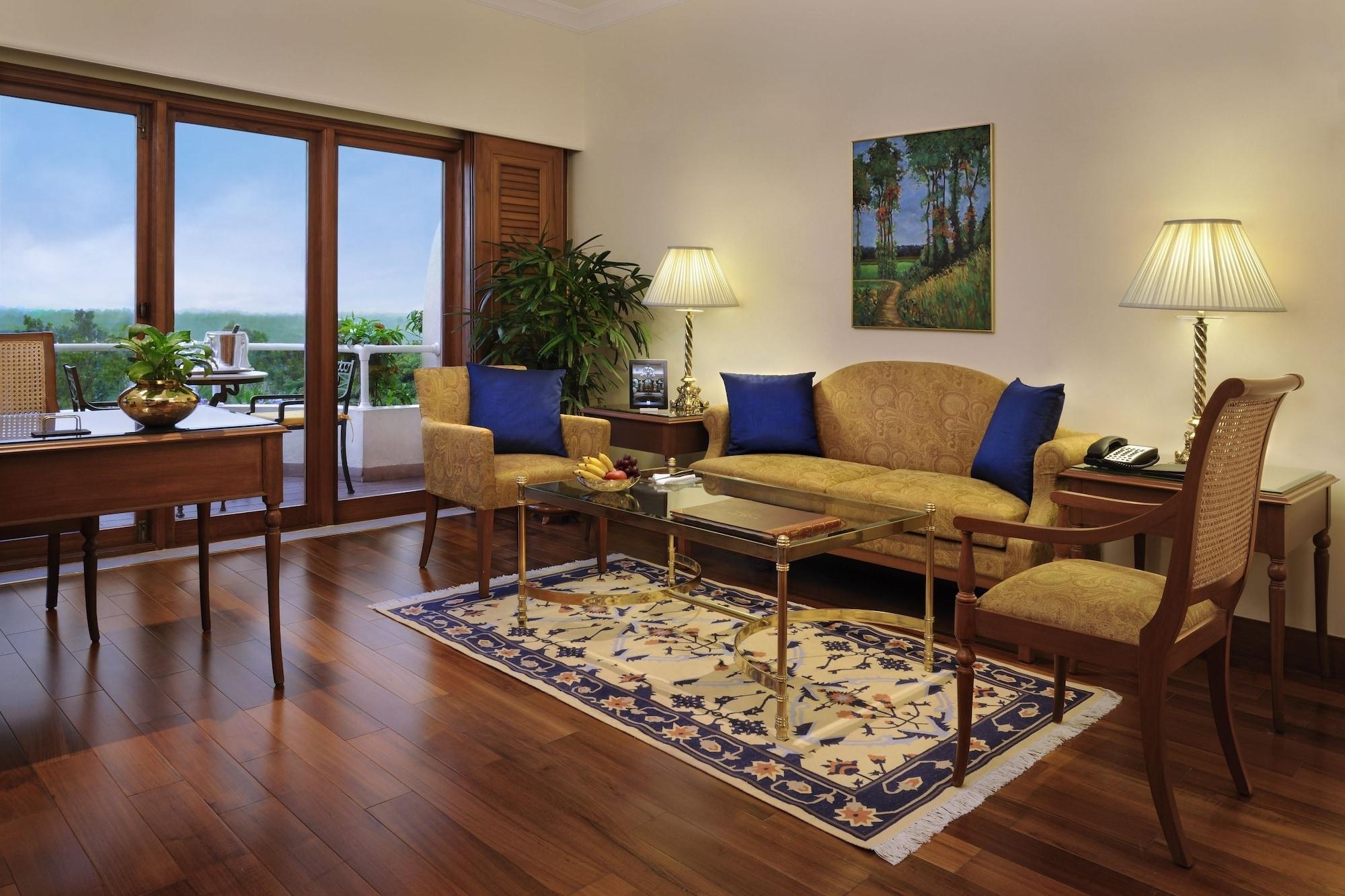 فندق ذا أوبروي بنجلور بنغالور المظهر الخارجي الصورة A living room at the Taj Bengal
