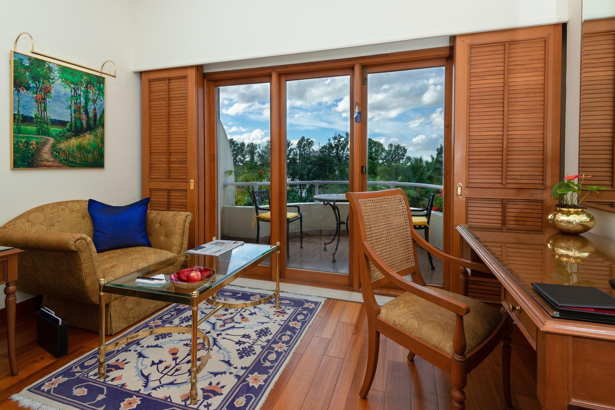 فندق ذا أوبروي بنجلور بنغالور المظهر الخارجي الصورة A room at the Taj Bengal