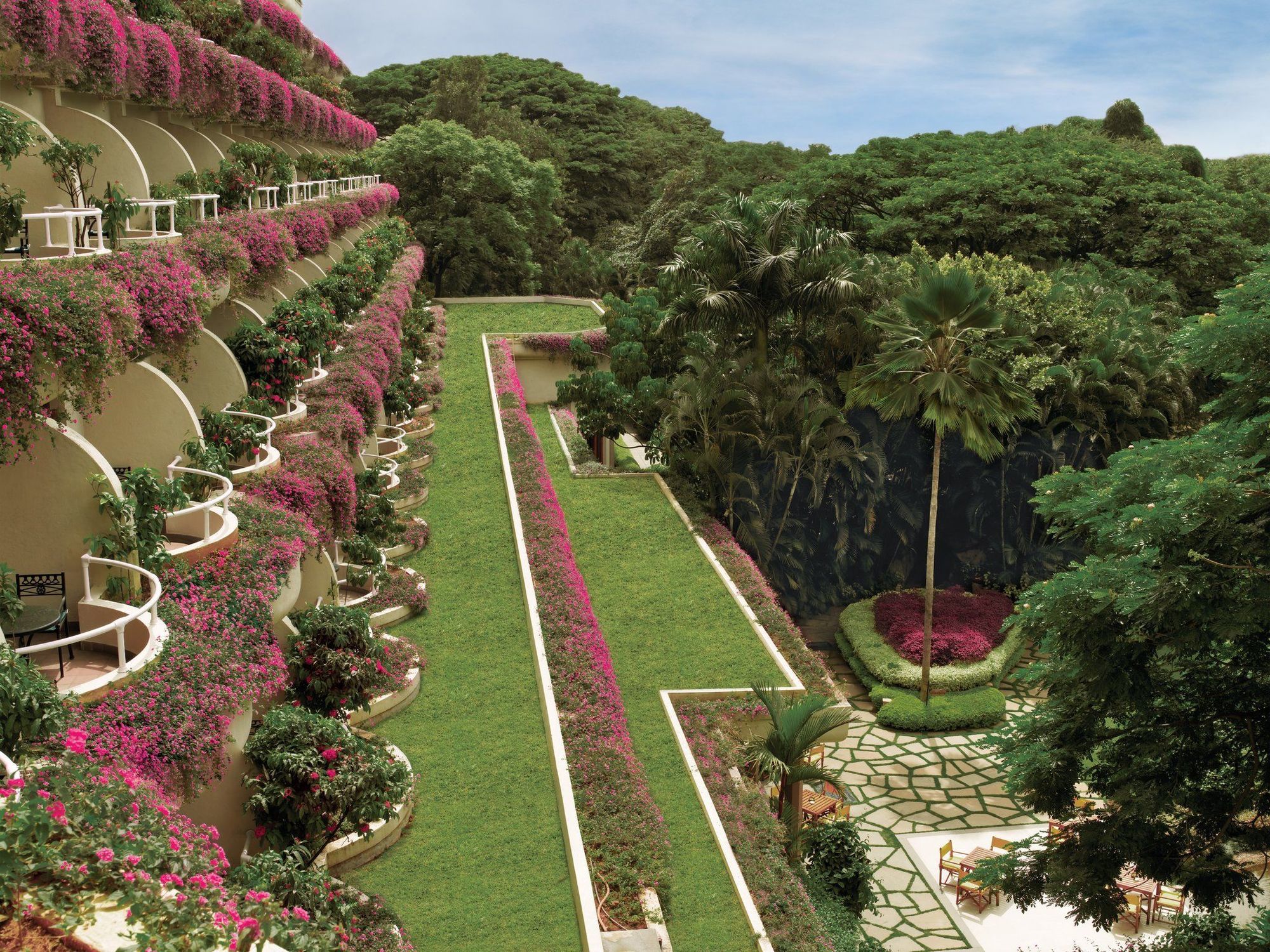 فندق ذا أوبروي بنجلور بنغالور المظهر الخارجي الصورة The Banyan Tree resort in Phuket, Thailand